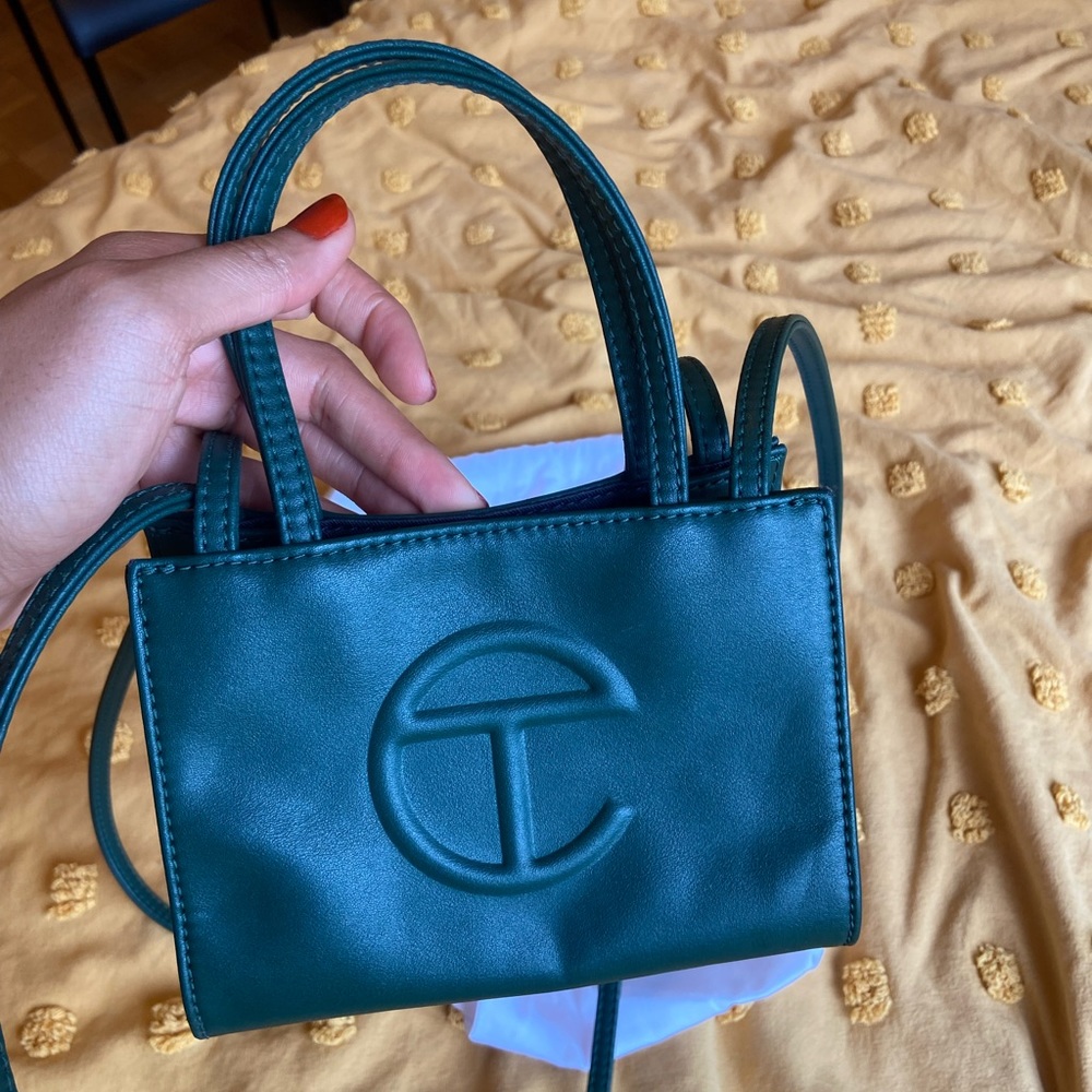 Comes with original dust bag
